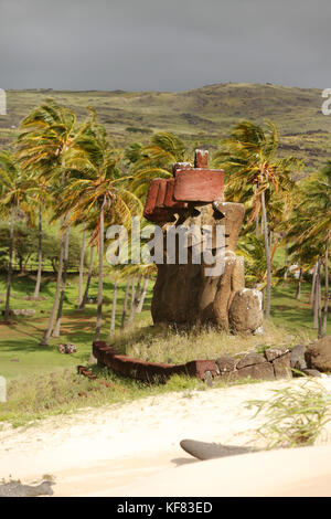 Isola di Pasqua, Cile, Isla de Pascua, Rapa Nui, ahu nao-nao moai statue sul anakena white Coral Beach nel parco nazionale di Rapa Nui Foto Stock