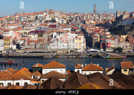 Douro riverfront, Porto, Portogallo Foto Stock