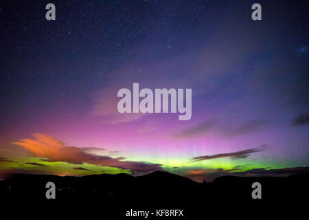 Cairngorms, Scozia aurora boreale o Northern lights visibile al di sopra del Cairngorms National Park vicino a Aviemore Scozia, Regno Unito Foto Stock