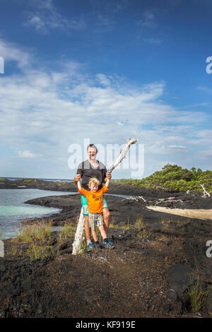 Isole Galapagos, ecuador, individui esplorare intorno isabela isola nei pressi di punta moreno Foto Stock