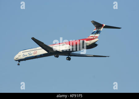 Licciana Nardi, Italia - circa 2007: hs-oma MD-82 di uno di due compagnie aeree go ( compagnia aerea low-cost), atterrando all aeroporto di chiangmai da l'aeroporto Don Muang di Bangkok, Foto Stock