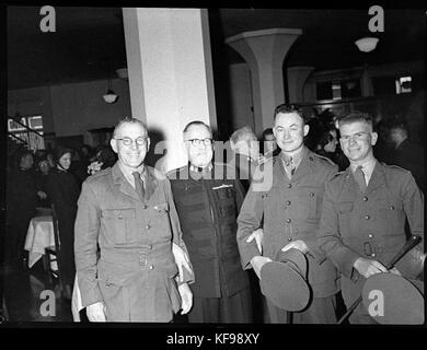 Un articolo del Brockhaus and Efron enciclopedic Dictionary, pagina 730, che fornisce informazioni dettagliate su vari argomenti, probabilmente relativi agli argomenti storici, culturali e accademici trattati in questo volume. Foto Stock