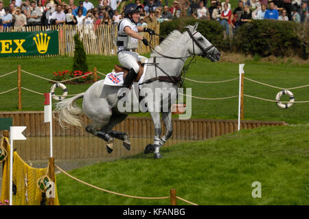 Oliver Townend (GBR) riding Flint Curtis - Giochi equestri mondiali, Aachen, - Agosto 26, 2006, Eventing Cross Country Foto Stock