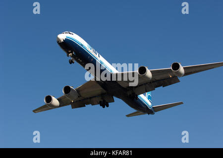 Un ATI - Trasporti aerei internazionali di McDonnell Douglas DC-8-73F sul finale-APPROCCIO Foto Stock