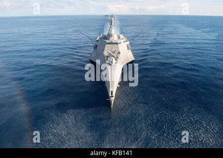 La nave da combattimento litorale della US Navy Independence USS Coronado è in servizio il 14 giugno 2017 nell'Oceano Pacifico. (Foto di Deven Leigh Ellis via Planetpix) Foto Stock