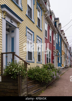 Case a schiera su Gower Street, St. John's, Terranova, Canada. Foto Stock