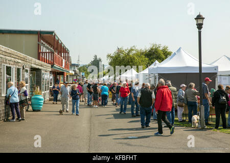 Stati Uniti d'America, nello stato di Washington, ilwaco, al mercato del sabato nel porto di ilwaco situato sulla costa sudoccidentale di Washington appena dentro il Columbia River bar Foto Stock