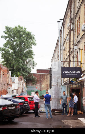 RUSSIA, MOSCA. Entrata al negozio di specialità gastronomiche del ristorante. Foto Stock