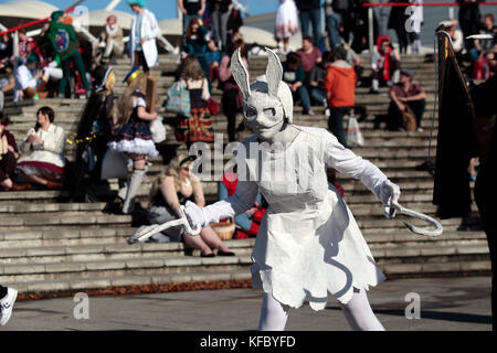 Londra, Regno Unito. 27 ott 2017. ventole display i loro Costumi cosplay a Londra comic con Inghilterra 27.10.2017 credito: theodore liasi/alamy live news Foto Stock