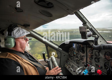 Stati Uniti d'America, Alaska, Anchorage, caricamento ruggini servizio di volo in idrovolante da ancoraggio al redoubt bay Foto Stock