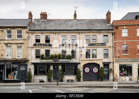 Edificio classificato di grado II* The Black Swan Inn a Georgian coaching Inn, Market Place, Devizes, Wiltshire, Inghilterra, REGNO UNITO Foto Stock