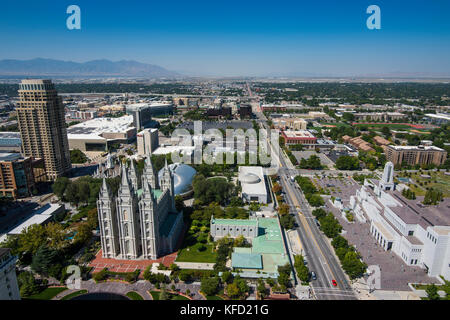 Si affacciano sul Salt Lake City e il mormon sala di montaggio, Utah, Stati Uniti d'America Foto Stock