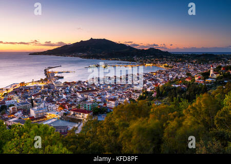 Sunrise over Zante città e del suo porto, Grecia. Foto Stock