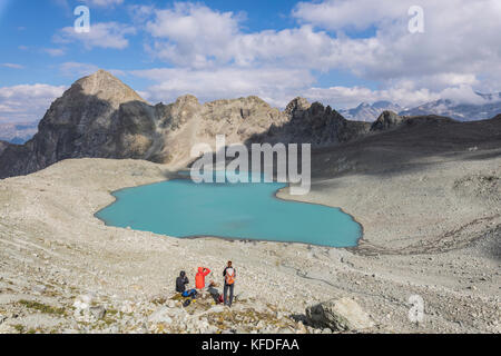 Fotografi a Lej Lagrov durante l'estate, Silvaplana, cantone di Graubünden, Engadina, Svizzera Foto Stock