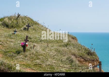 Memorial attraversa in rinomati Beachy Head clifftop suicidio posto sulla South Downs Country Park Foto Stock