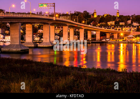 Bella vista al crepuscolo del Ponte da gateway National Recreation sono nel New Jersey Foto Stock