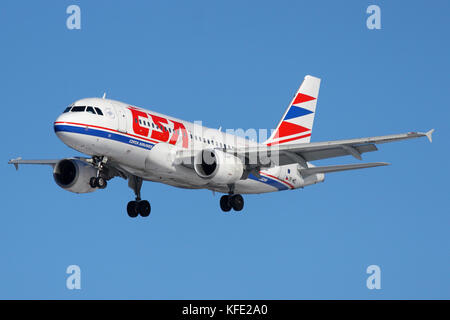 Sheremetyevo, Moscow Region, Russia - 10 marzo 2011: csa airlines Airbus A319 ok-mel sbarco presso l'aeroporto internazionale di Sheremetyevo. Foto Stock