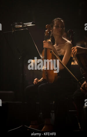 Mfcc, Malta - Sep 15 - membri della National Philharmonic Orchestra durante rockestra 2012 il 15 settembre 2012 Foto Stock