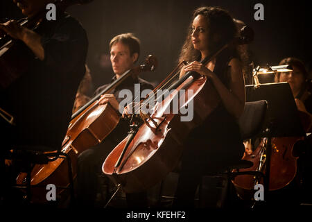 Mfcc, Malta - Sep 15 - membri della National Philharmonic Orchestra durante rockestra 2012 il 15 settembre 2012 Foto Stock