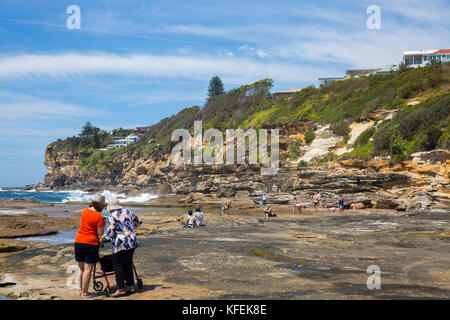 Roccioso promontorio a sud di Dee Why beach è un sobborgo a nord di Sydney, Sydney, Australia Foto Stock