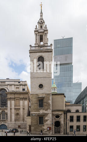 Santo Stefano Walbrook chiesa sorge accanto alla Mansion House su Walbrook nella City di Londra, Inghilterra, Regno Unito. Foto Stock