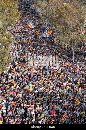 Indipendenza della dichiarazione della Catalogna giorno nel centro di barcellona Foto Stock