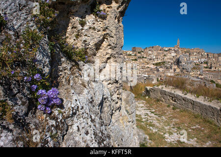 Sasso Caveoso, dal Rione Casalnuovo, Matera, Basilicata, Italia Foto Stock