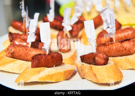 Lo spagnolo tapa del chorizo Foto Stock