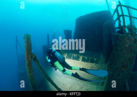 Relitto Peltastis e immersioni subacquee, Mar Adriatico, Mar Mediterraneo, Krk, Golfo del Quarnero o Baia, Croazia Foto Stock