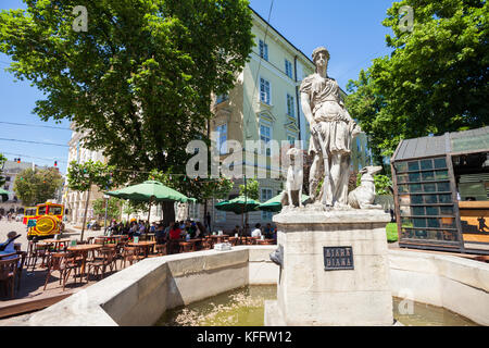 La Statua di Diana in souht-angolo est di Rynok (Mercato) Square, Lviv, Ucraina Foto Stock