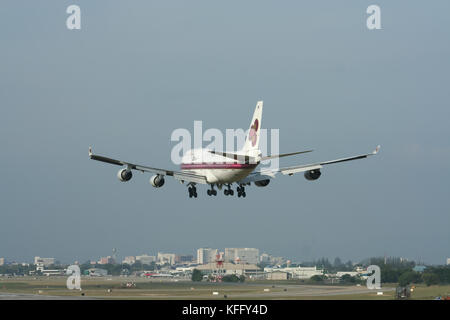 CHIANGMAI , Tailandia- circa 2007: HS-TGH Boeing 747-400 di Thaiairway. Per il volo di Chiangmai e l'aeroporto Suvarnabhumi di Bangkok, Tailandia. Foto Stock