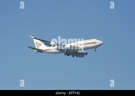 CHIANGMAI , Tailandia- circa 2007: HS-TGH Boeing 747-400 di Thaiairway. Per il volo di Chiangmai e l'aeroporto Suvarnabhumi di Bangkok, Tailandia. Foto Stock