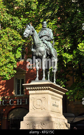 Statua di Giuseppe Garibaldi, via indipendenza, bologna, Italia Foto Stock