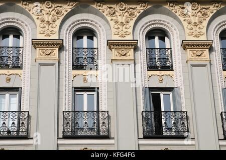 Edificio artistico parete colorata architettura astratta, Spagna Foto Stock