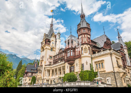 Bella vista di Peles Caslte in Romania Foto Stock