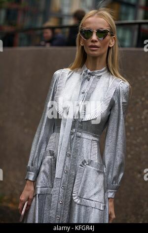 Tatiana Korsakova dopo Christopher Kane London Fashion Week Primavera Estate 2018 : 18 settembre 2017 Street Style Londra Regno Unito Foto Stock