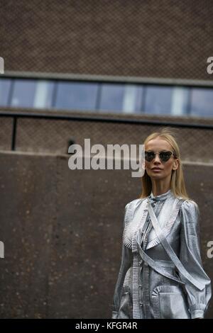 Tatiana Korsakova dopo Christopher Kane London Fashion Week Primavera Estate 2018 : 18 settembre 2017 Street Style Londra Regno Unito Foto Stock