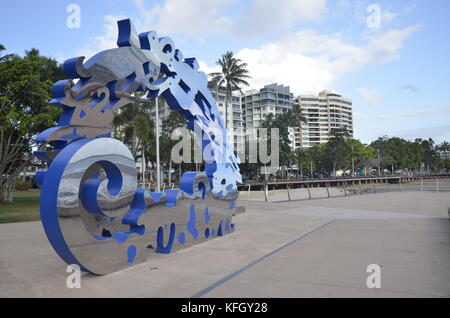 Una scultura sul lungomare esplanade a Cairns nel Queensland, Australia Foto Stock