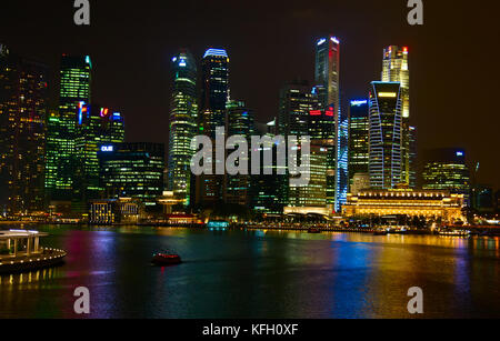 Singapore - 3 marzo: Singapore downtown cityscape il 3 marzo 2012 a Singapore. singapore downtown con business area, degli alberghi e dei casinò è di tou principale Foto Stock