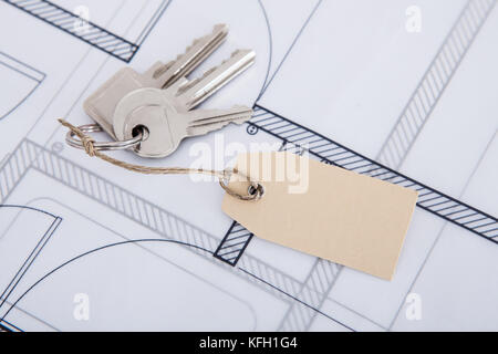 Primo piano di chiavi con tag il blueprint Foto Stock
