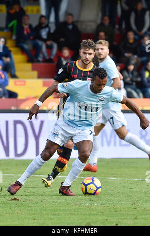 Benevento, Italia - 29 ottobre: nani del Lazio in azione durante il campionato di serie a tim match tra benevento calcio e ss lazio allo stadio ciro vigorito il 29 ottobre 2017 a Benevento, Italia ( credito: marco iorio/alamy live news Foto Stock