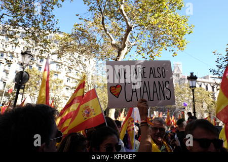 Barcellona, Spagna. 29 ott 2017. manifestanti partecipare pro unità rally a Barcellona, Spagna. Credito: joe O'Brien/alamy live news Foto Stock