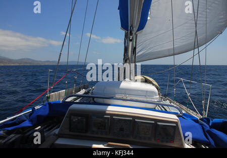 Stretto di Gibilterra, avvicinandosi a Gibilterra dall Atlantico, rustler 36 yacht Foto Stock