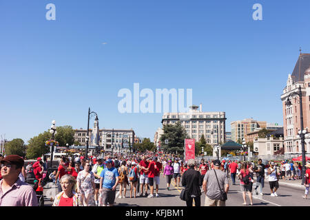 La gente celebra il giorno del Canada il 1 luglio. Victoria BC, Canada Foto Stock