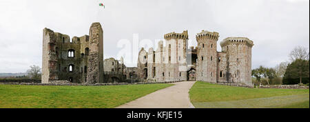 Raglan Castle panorama Foto Stock