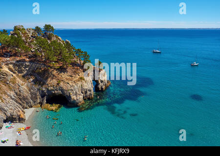 Ile Vierge / Pointe de Saint Hernot vicino a Morgat sulla penisola di Crozon Finistere Bretagna Francia - Bretagna costa. Foto Stock