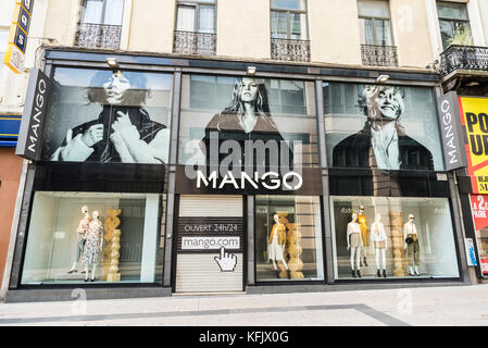 Bruxelles, Belgio - 27 agosto 2017: mango shop nel centro di Bruxelles, Belgio Foto Stock