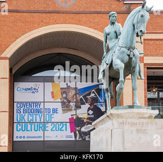 Poster di promozione di Coventry offerta di ospitare la città della cultura 2021 con Lady Godiva statua, Coventry, England, Regno Unito Foto Stock