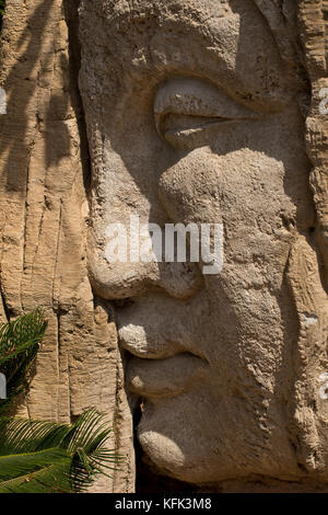 Grande faccia di pietra scultura, Costa Blanca, Spagna Foto Stock
