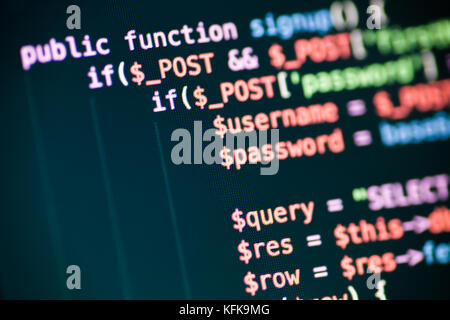 Il codice del computer sullo schermo Foto Stock